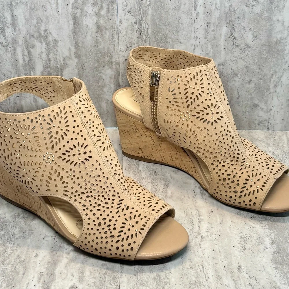 Alex Marie Tan Brown Perforated Leather Studded Zip Wedge Sandals 8M - Picture 7 of 12